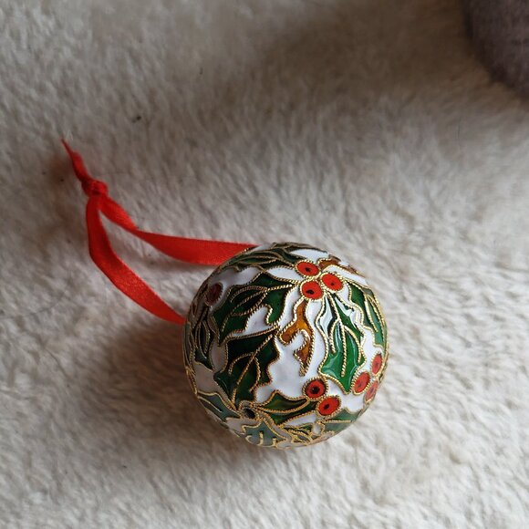 Vintage Cloisonné Style Christmas Ball Ornament White Green Red Gold trim GUC - Picture 1 of 5